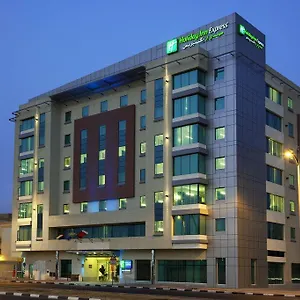 Отель Express Jumeirah, An Ihg